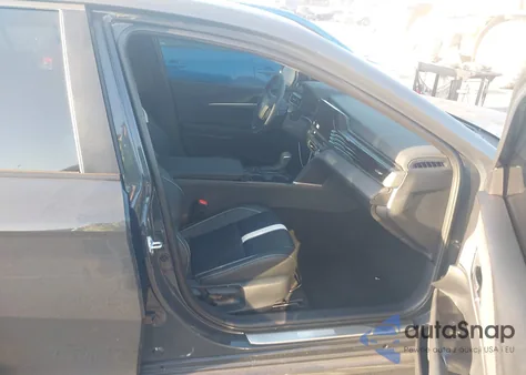 2025 Toyota Camry Se z USA, uszkodzony, nr VIN 4T1DAACK2SU631194